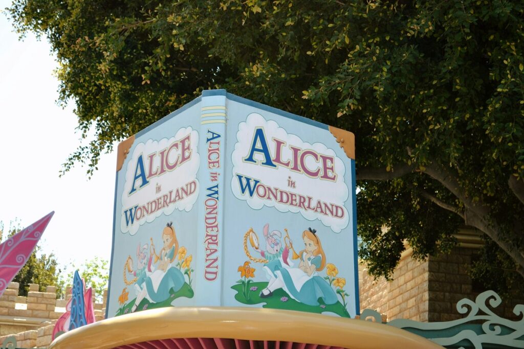 The Great Puzzle: Smart and Metaphoric Book Quotes by Lewis Carroll